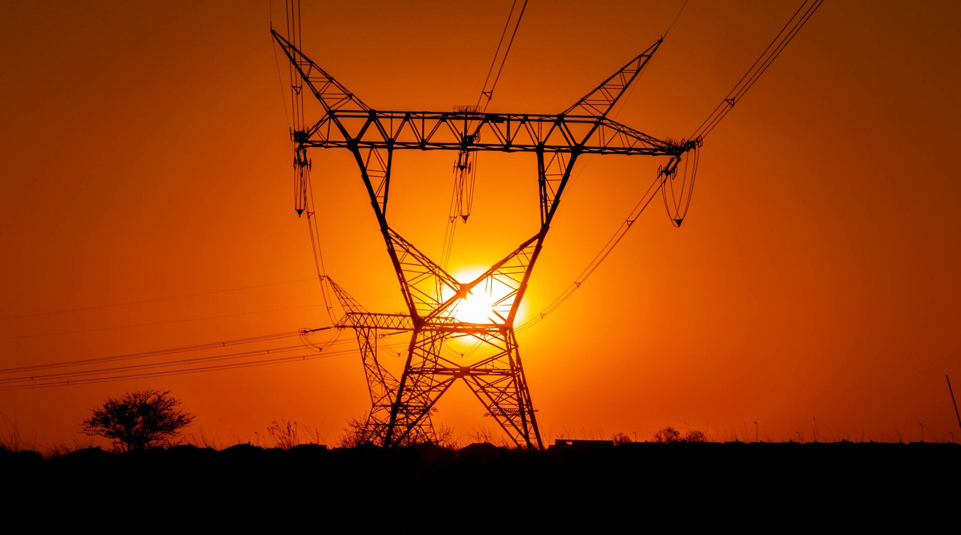 Power plant at dusk — IPPs and power project finance